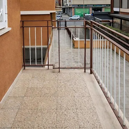 Spacious 2br Centocelle Home, Steps To Metro C * Rome