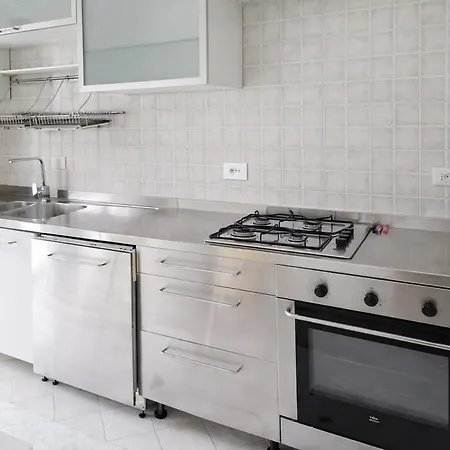 Spacious 2br Centocelle Home, Steps To Metro C Rome