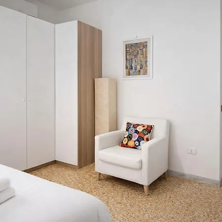 Spacious 2br Centocelle Home, Steps To Metro C Rome