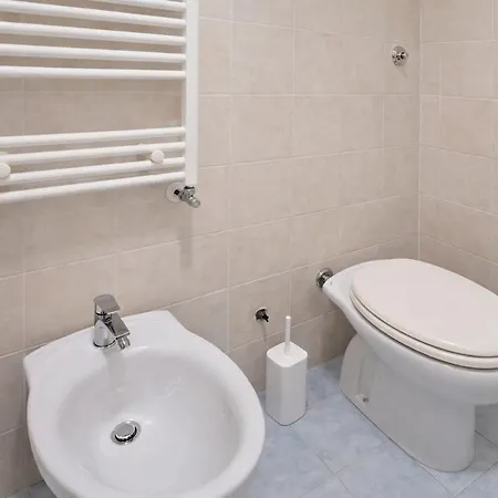 Spacious 2br Centocelle Home, Steps To Metro C Rome